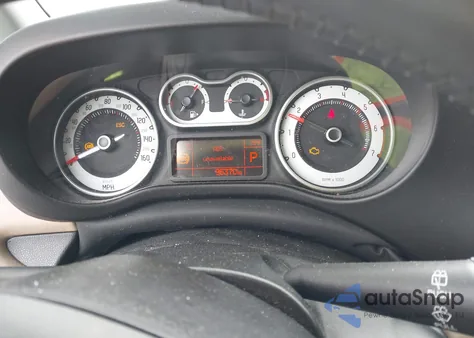 2014 Fiat 500L Lounge z USA, uszkodzony, nr VIN ZFBCFACH0EZ004932